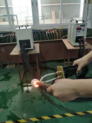 Bon prix Machine de chauffage par induction portable IGBT Hf-40kw type manuel 2m flexible en ligne