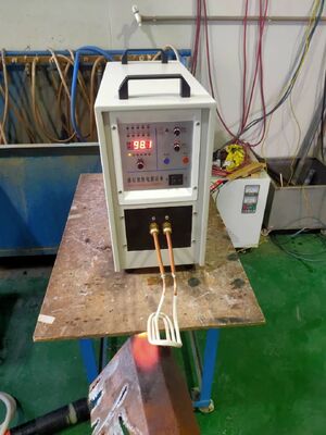 Bon prix Machine de chauffage par induction avec traitement thermique du métal pour 15kw en ligne