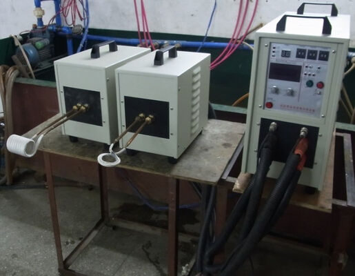 Bon prix Machine de chauffage par induction à haute fréquence HF-25KW avec un cycle de travail à 100%, une fréquence de 30 à 80 kHz et une certification CE en ligne